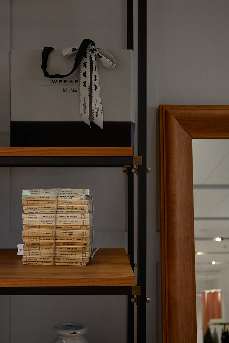 Магазин Weekend Max Mara - ЦУМ, 2-й этаж: фото 12 - Invogue