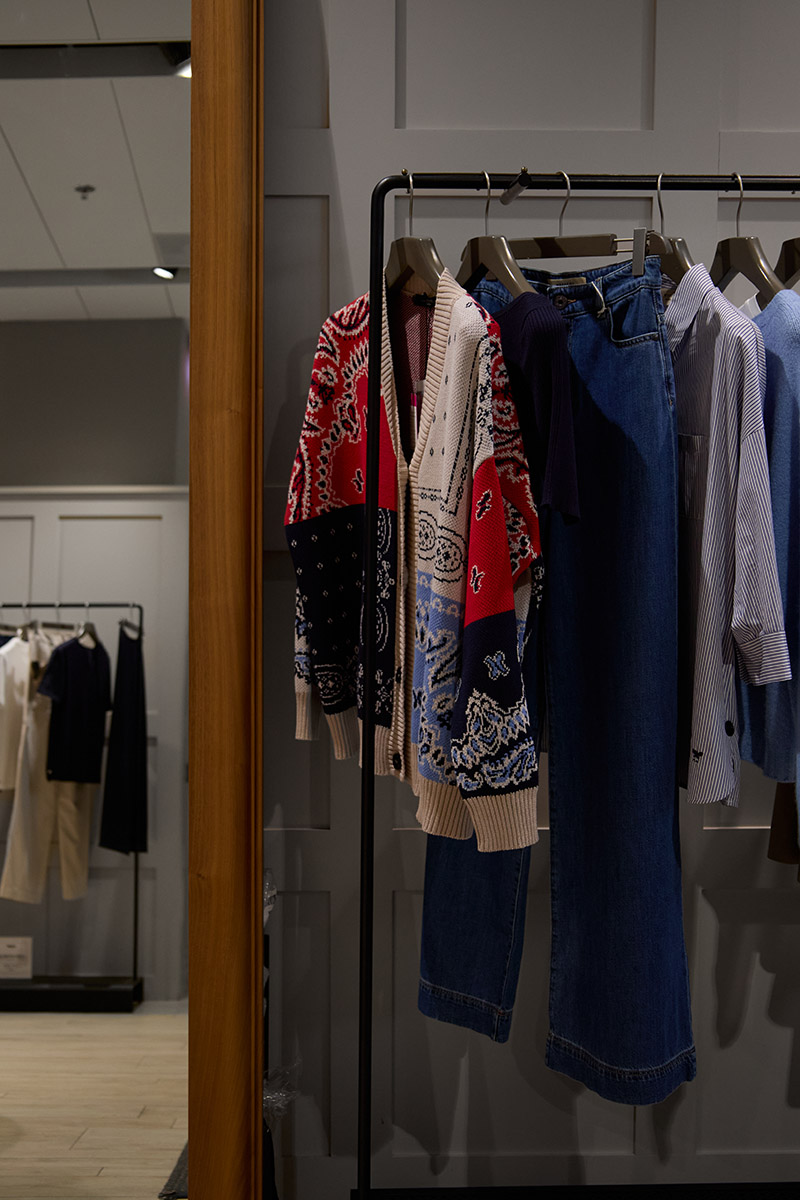 Магазин Weekend Max Mara - ЦУМ, 2-й этаж: фото 2 - Invogue